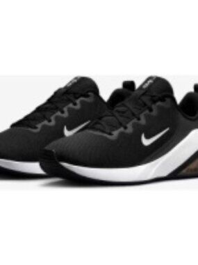 NIKE Air Zoom Bella Black and White Training Shoes Women Size 7.5